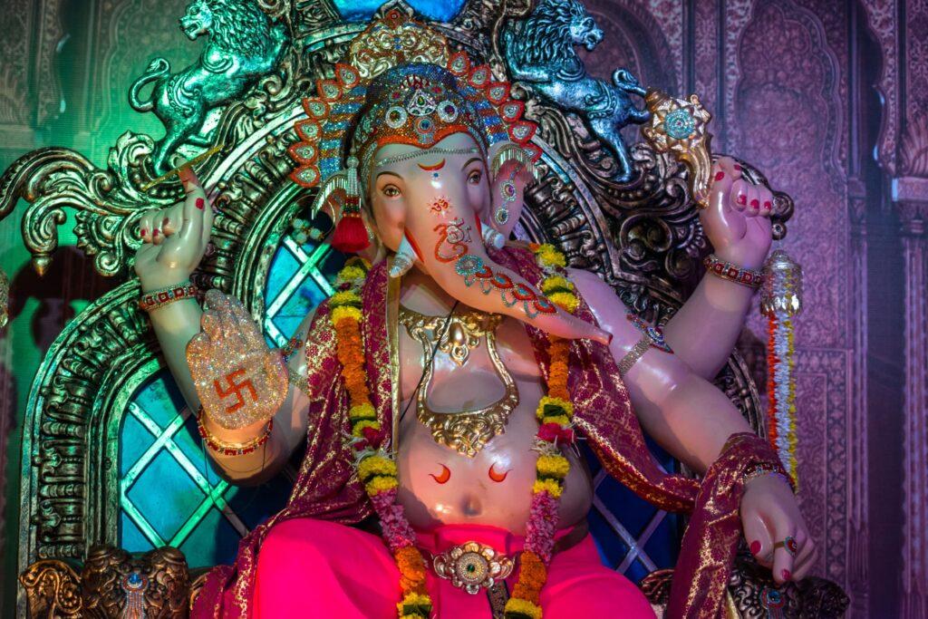 Hindu Ganesha Statue-min